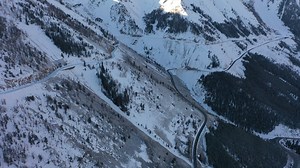 Check out the incredible views from above the crew working on clearing the Beartooth Highway on April 27, 2021. More videos on our YouTube channel: https://www.youtube.com/watch?v=O8OfdvN0Adk&list=PLxseor6I1x1Hlzx2WHU8XoE34mPBUQ04x&index=1 #BeartoothHighway | Montana Department of Transportation