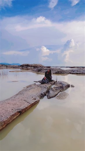 Swagatika Tripathy on Instagram: "#asunu #newsambalpurisong #swagatikatripathy #trendingreels #sambalpurireels #jogeshjojo #jojo #j5 #explorepage✨ #explore#nature #river #sambalpur #odisha"