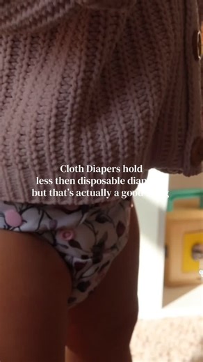 Nora's Nursery Cloth Diapers on Instagram: "“Cloth diapers don’t hold as much as disposables."You’re right — and honestly? That’s not a bad thing. ⁠ ⁠ It’s actually one of cloth’s superpowers. ⁠ ⁠ Here’s the truth:⁠ Disposables are designed with chemical gels that soak up liquid and lock it away, keeping your baby feeling dry — even when they’re sitting in a full diaper.⁠ ⁠ Cloth diapers? They’re made from natural, breathable layers like bamboo, cotton, and hemp that absorb only what they can ph
