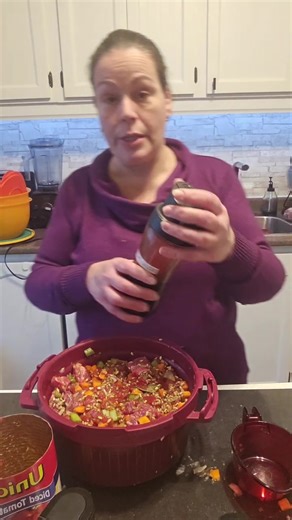 On cuisine avec MMN Aujourd'hui soupes aux tomates et une soupe boeuf et orge 💙mon groupe Facebook 💙https://www.facebook.com/share/g/1CWXEwpkYL/ 🛒ma boutique https://my.tupperware.ca/meme621 🏫ouvre ta boutique pour seulement 20$ https://my.tupperware.ca/meme621/Enroll 🌐lien pour te connecter a ton compte https://myoffice.tupperware.com/Business/login | Maria Meriano Business Leader of Tupperware Les Diamants