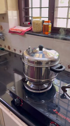 Ingredients Eggs : 3 Tomato : 1 Paneer : 60g Salt and pepper Ripe plantain: 1.5 Almonds :8 Resins : 8 Pumkin seeds: 25g Beetroot : 1 Sweet potato : 1 medium size Protein ~45 - 50 grams Fat ~35 - 40 grams Carbohydrates ~135 - 150 grams Total Calories 850 - 900 kcaL . . . . Follow @jithin_vsuresh for more ✅ . . . . #boiled #salad #healthysnacking #superfood #salad #skinfood #easyrecipe #hairgrowth #saladwithspice #boiledveggies #wellnessgoals #fitnessmotivation #transformation | Jithin VS