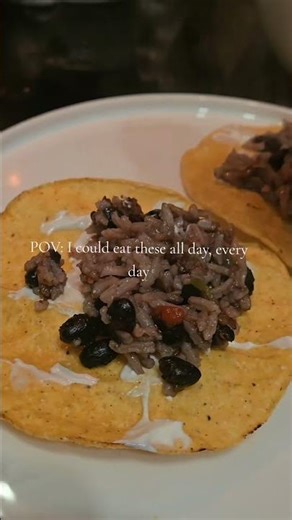Tostadas de arroz congri y asada