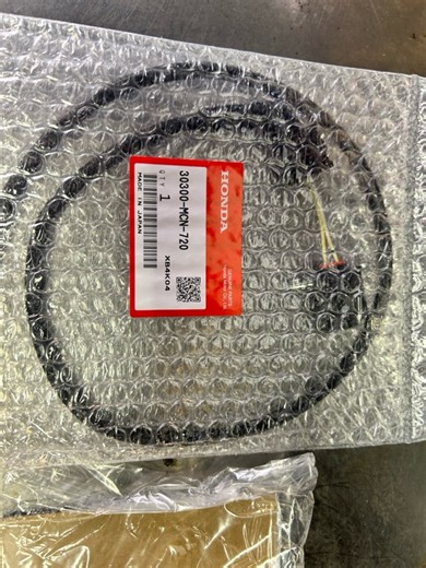 [ホンダ シービー 750]パルスジェネレーター交換　RC42の持病と言われているパルスジェネレーターの交換作業です。