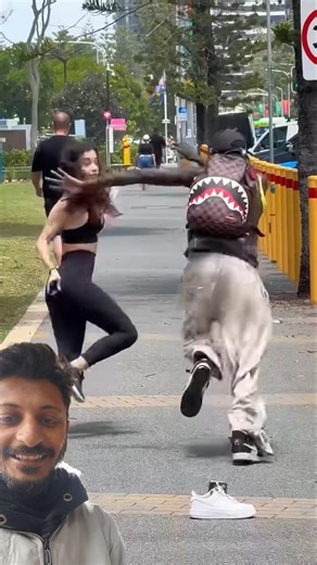 why she run. watch till end 😂🤣 #shorts #dance #funny #prank #comedy #prankcam #viral #humor