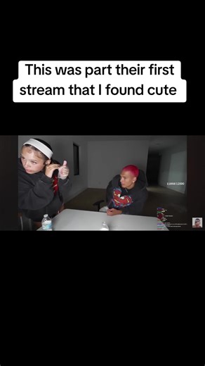 Yonna was dying the end of her hair #marlon #yonna #monna #stream | yonna