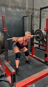 Knee POPPED on a Heavy Squat PR attempt! 💔 Raw Gym Tragedy. #fyp #weightlifting #workoutfail #reels #viral Insane moment caught on film. Watch as this dedicated powerlifter pushes for a new heavy squat personal best, but tragedy strikes as she drops the weight and immediately collapses, screaming about her knee "popping." 🤯 The raw pain and emotion are intense. A stark reminder of the high stakes and risks we take chasing our limits in the gym. Wishing her a safe and speedy recovery! 🙏 Discla