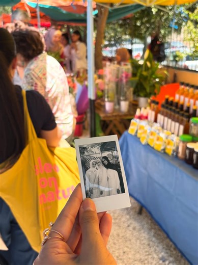 Make moments last with friends! 📸✨️ Our Polaroids will turn your favorite memories into timeless treasures. Get yours now with @polaroids_tanzania for 6000 per print! 😊 #polaroid #print #photography #tanzania #camera