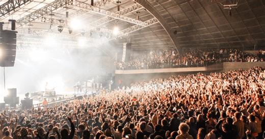 Melbourne to Attempt World’s Largest John Farnham Singalong
