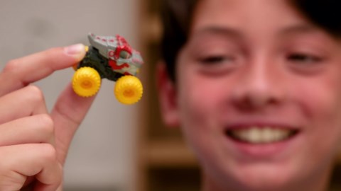 Monster Jam Mini Jams, Cobra’s Crazy Escape 28” Motorized Playset, 2 Exclusive Die-Cast ThunderROARus and JCB Digatron Monster Trucks, Kids Toys for Boy and Girls Ages 3 and up