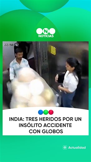 Telefe Noticias on Instagram: "En un incidente que pudo haber sido una tragedia mayor, tres personas resultaron heridas después de que varios globos con gas explotaran dentro de un ascensor en un edificio residencial de Mumbai. La explosión provocó una fuerte bola de fuego en un espacio cerrado, pero, afortunadamente, los ocupantes lograron escapar a tiempo. Las cámaras de seguridad del edificio captaron el momento: una mujer ingresó primero con una valija, seguida por un hombre que llevaba vari
