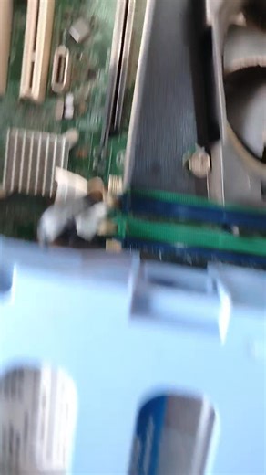 🧹💻 Votre ordinateur devient lent ? Il chauffe ? Il bug ? Ne laissez pas la panne vous surprendre ! 🔧 Docteur PC vous propose un entretien complet pour redonner vie à votre machine : ✔️ Nettoyage interne (poussière, ventilation) ✔️ Optimisation du système ✔️ Mise à jour et sécurité ✔️ Vérification des performances ✔️ Prévention des pannes futures 💡 Un PC bien entretenu = plus rapide, plus durable, plus sûr. 📞 Contact : 0779730555 📍 Docteur PC – L’expert de votre performance informatique | M