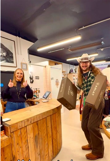 👢 Boot Safety Advice! ⚠️ Here at Lavender Moon we strive ourselves on looking out, not only, for your fashion needs but also your physical health! So make sure you always practise boot safety with the tips listed above 👀🤠 . . . . . . . #westernstyle #westernfashion #shopsmall #funnyvideos #boots @Ariat Europe @ollins._