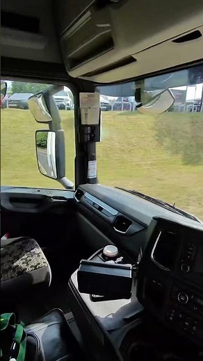Lane precision for HGV drivers #lessonof #control #hgvtraining