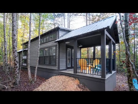 Absolutely Gorgeous Dreamer Tiny Home Living in Alabama