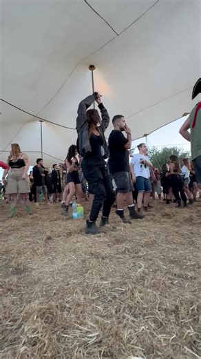 ‏Just flow with the music #trance #hitech