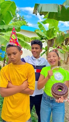 When a sad child has a birthday 👦🏽😢🎂💔 #shorts #birthday #love