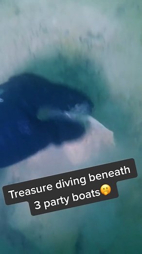 Treasure diving beneath 3 party boats 🤫 | Man River