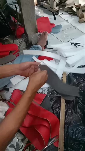 Novie Yhantie on Instagram: "Masukin tali busa tangan #reels #sorotan #konveksitas #bandung"