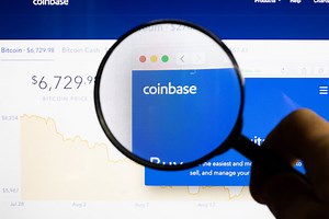 Quise comprar bitcoins en Coinbase y mi banco me bloqueó la transferencia: qué hay detrás de los problemas comprando criptomonedas