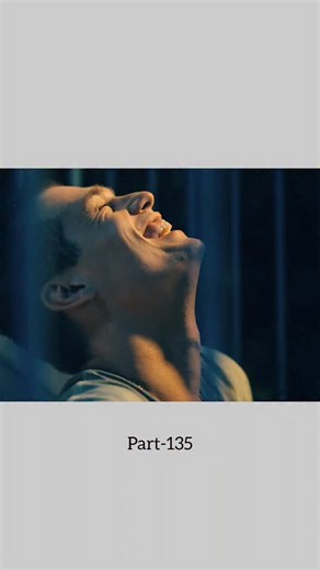 𝗦𝗲𝗿𝗶𝗲𝘀.𝗷𝗮𝗰𝗸𝗽𝗼𝘁 on Instagram: "日本利用压电瓷砖将脚步转化为电能。这些瓷砖捕捉来自你脚步的动能。当你行走时，你的重量和动作会对瓷砖产生压力。瓷砖会轻微弯曲，从而产生机械应力。瓷砖内部的压电材料将这种应力转化为电能。每一步都会产生少量电荷，而数百万步结合在一起就能产生足够的电力来驱动LED灯、数字显示屏和传感器。在像涩谷车站这样繁忙的地方，每天大约有240万个脚步为这一系统作出贡献。 这些电能可以被储存或立即使用，从而减少对传统电力来源的依赖，并支持可持续的城市基础设施。 这种方法将日常运动转化为实用的可再生能源 #日本#知识#事实你知道吗推荐科技创新历史技术实验热门"