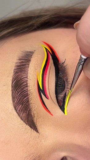 Colorful Graphic Eyeliner Ideas: Neon Eyeliner Tutorial