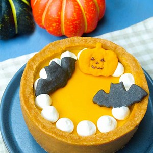 【混ぜて冷やすだけでとろぷる食感♡】レンジで簡単！濃厚かぼちゃプリン🎃 / Pumpkin Flan レシピはこちら！https://bzfd.it/3rRrWJK 作ったらコメント欄に写真を投稿してくださいね！😊✨ | Tasty Japan