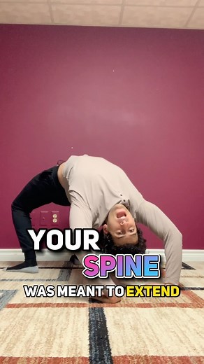 Rishane Oak | Mobility Coach on Instagram: "If you want better Thoracic Rotation, grab a bottle. And then rotate it. “Spin the bottle” haha get it? No? Ok… 😢 ANYWAY Thoracic rotation is an essential movement for sporting endeavors like tennis, golf, or boxing. It is also essential for daily tasks like picking up heavy things next to you. When you lack thoracic rotation, rotation needs to stem from other areas in the kinetic chain, and we can avoid these compensations if we increase mobility thr