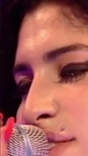 Amy’s 2006 performance of ‘Rehab’ on Top Of The Pops. 🌹 #BackToBlack