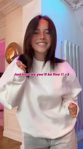 Miel on Instagram: "Même si ça prend du temps, même si on a l’impression que ça n’arrivera jamais.. je vous jure que le bonheur revient avec le temps ❤️‍🩹 Je sais à quel point ça peut être difficile et douloureux et qu’on a l’impression que « la lumière au bout du tunnel » n’arrivera jamais, mais sachez que vous avez encore tellement de choses à vivre, et que même si en ce moment la vie ne vous fait pas de cadeaux elle vous en fera plus tard. Il faut souffrir pour ne plus souffrir (même si je s