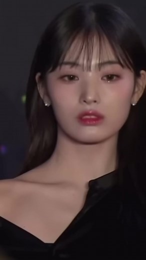 幸せになってください。MAMAのこの時は何を考えていたのかな？どんな事情だろうとデビューして間もなくまだ先が長いと思ってたからこそ複雑。#nmixx #nmixxjinni #脱退#ジニ