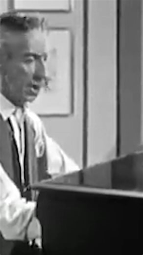 1K views · 34 reactions |  ¡Agustín Lara: El alma del #bolero mexicano!  Descubre en "La #música popular mexicana" de Aquiles Córdova el apartado dedicado al Bolero, donde se explora:  En el capítulo de boleros: • Su revolución musical en los años 30-50 • Historias detrás de joyas como "María Bonita" • Su legado en la cultura mexicana | Editorial Esténtor | Facebook