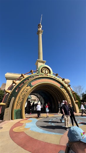 Harry Potter at Epic Universe. Anyone else feel a bit meh? It just felt like I’d gone to Paris, I didn’t feel like it has the Harry Potter theme of the other park, or am I just missing the point? #harrypotter #epicuniverse #florida #harrypottertiktok #themepark