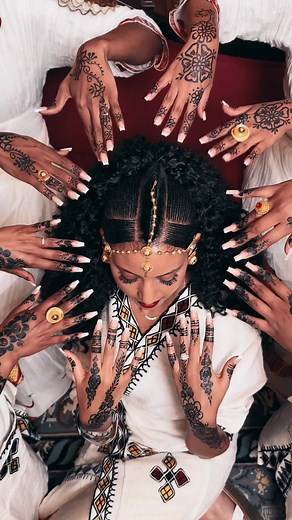Meet our stunning bride! 😊💕 #WeddingInspiration #ethiopia #ethiopian #habeshawedding #ethiopianwedding #wedding #BrideAndGroom #eritrean🇪🇷 #ethiopian_tik_tok🇪🇹🇪🇹🇪🇹🇪🇹 #ethiopian_tik_tok #weddingtiktok #african #indianwedding #tattoo