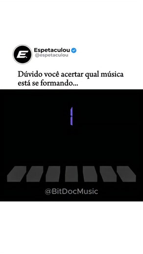 Espetaculou on Instagram: "Prepare-se para uma dose de pura sincronia. Imagine uma bolinha que não só quica, mas que dança em um padrão de quadrados coloridos, criando uma sinfonia visual e sonora que vai acalmar sua mente instantaneamente. Este vídeo é a prova de que a perfeição rítmica não precisa de instrumentos complexos. Cada salto da bolinha em um quadrado gera um tom musical diferente, construindo uma melodia simples, mas absolutamente viciante. O movimento é preciso, a cor é vibrante e o