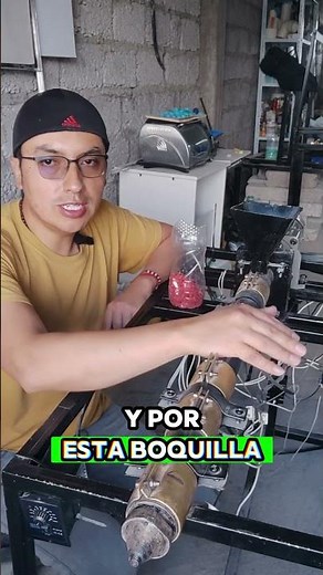 “From plastic flakes to filament! 😱 This is how the extruder works ♻️”