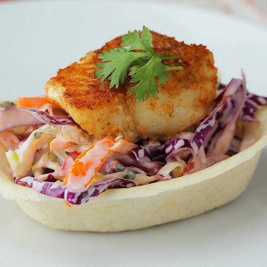 11K reactions · 9K shares | YUM! This taco salad bowl is drool-worthy. Make it any night of the week with Old El Paso’s tortilla bowls. | Tasty | Facebook