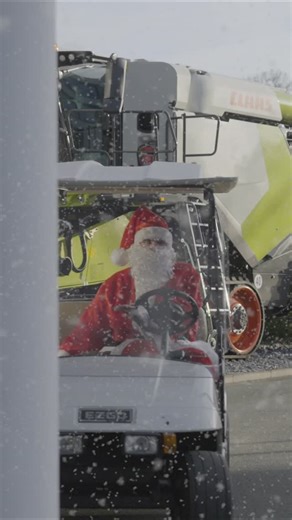 CLAAS on Instagram: "🧑‍🎄 With Christmas just hours away 😍, Santa CLAAS is making sure no wish goes ungranted: golf cart parked, empty sack in hand, and a mission for last-minute gifts at the CLAAS Shop! 😎🎁 Happy holidays from all of us at CLAAS 💚 #santaclaas #merrychristmas #claas"