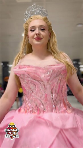 Glinda cosplay from Wicked, filmed at MCM Birmingham Comic Con 2025 by Comic Con News. Cosplayer : @magicosplays video : @muratcankuscu #wicked #wickedforgood #glinda #comicconnews #cosplay | Comic Con News