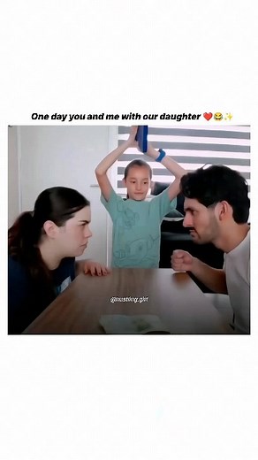 Hustling Girl | Nikita on Instagram: "Me and who !? 🫢 Follow us @hustling.girl for more 🌻"