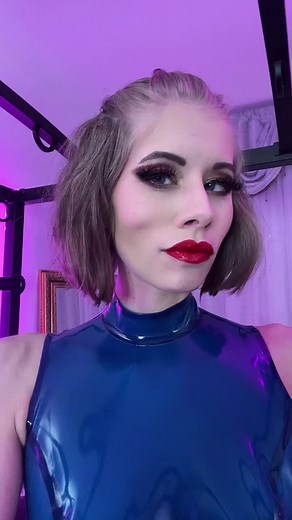 Deep in my villain era 💋 #villanera #latex #fashion #makeup #redlips #blueeyes #model #powerfulwomen #queer #femme #femmdaddy