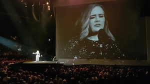 Adele pays tribute to #LahoreBlast Victims at the Genting Arena, #Birmingham Concert. | Pakium.PK