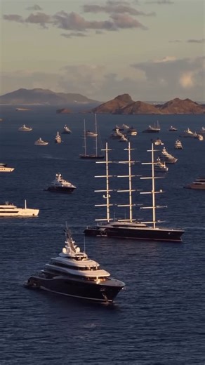 BOAT International on Instagram: "Which yachts will illuminate the St Barths skyline as the clock strikes midnight? 🎆 Known for its crystal-clear waters, world-class beach clubs and lively festive atmosphere, St Barths remains the epicentre of the Caribbean superyacht scene as owners and guests gather to ring in the New Year. Classic favourites have already been spotted, but last-minute additions are making a splash: the sporty 42m Dragonfly and the cutting-edge Breakthrough lead the charge, fo