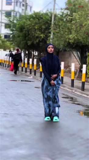 Ciyaalxamar: 8:50 Performance