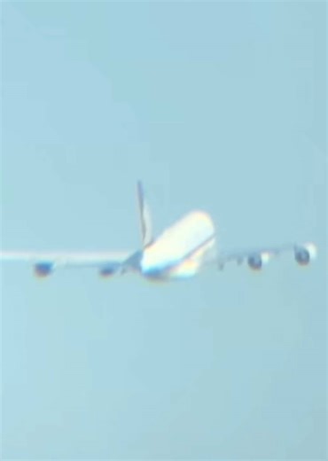 Singapore Airlines Airbus A380-841 Flight number (9V-SKY) Flight code (SQ830) takeoff 02L at Singapore Changi Airport #airbus #a380 #singaporeairlines #xuhuong #aviation