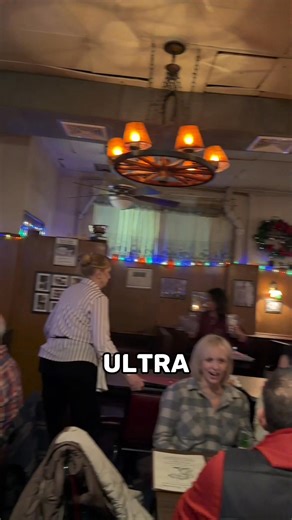 I’ve eaten at the 5 oldest pizzerias in New Jersey and ranked them. I know some of you are going to disagree. Bring it on. Day 6 of National Pizza Week. 🍕 📍 Sciortino’s Harbor Lights – South Amboy, NJ 📍 Patsy’s Tavern & Restaurant – Paterson, NJ 📍 Papa’s Tomato Pies – Robbinsville, NJ 📍 DeLucia’s Brick Oven Pizza – Raritan, NJ 📍 Barcelona’s Restaurant & Bar – Garfield, NJ #NationalPizzaWeek #NewJerseyPizza #PizzaHistory #NJFood #PizzaCulture | David "Rev" Ciancio