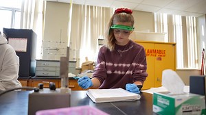 Henderson State's natural sciences degree provides career pathways for students interested in pre-med, biology, chemistry, or physics! Learn more about our Bachelor of Science in Natural Sciences at go.hsu.edu/naturalsciences. | Henderson State University