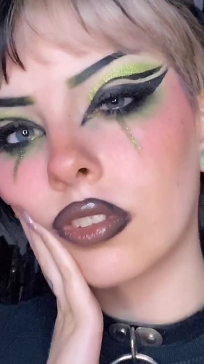 I MISS GOING TO PUNK SHOWS #punk #punx #makeup #eyelinertutorial #fyp #goth #lifeathome