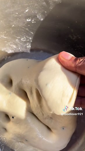 Fetira recipe | ፈጢራ አሰራር Full recipe..✨ . •5 ኩባያ ዱቄት •ትንሽ እርሾ ና ጨዉ •2 የሾርባ ማንኪያ ስኳር •2 ኩባያ ለብ ያለ ዉሃ •ለስለስ አድርጎ ማቡካት ~( 20-25 ደቂቃ) ማቇየት ٠ድብልል ድብልል ካደረግነዉ ቡሀላም (5-10 ደቂቃ) መተዉ ….ግዴታ አይደለም ! •እየዳመጥን ቂቤ መቀባት #fetira#የእናንተገፅ #ሀበሻ🇪🇹🇪🇹🇪🇹tiktok #reply #ፈጢራ #howtomakefetira #አሰራር