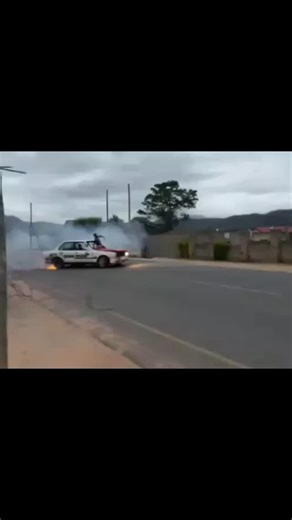 Kasi SPINNING 1214 ☠️😎🔥 on Instagram: "KING FRED MULTIVITAMIN STREET SPINNING 🔥🔥😎🙇‍♂️||@tumberfred #spinning #burnout #drift #professional #motorsport #reels #reels #viral #viralvideos #viral"