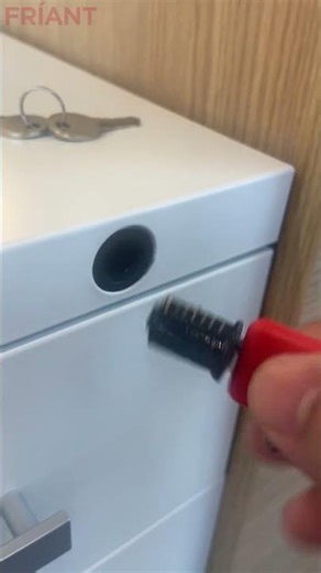 How to use a change key to remove and replace a lock core.